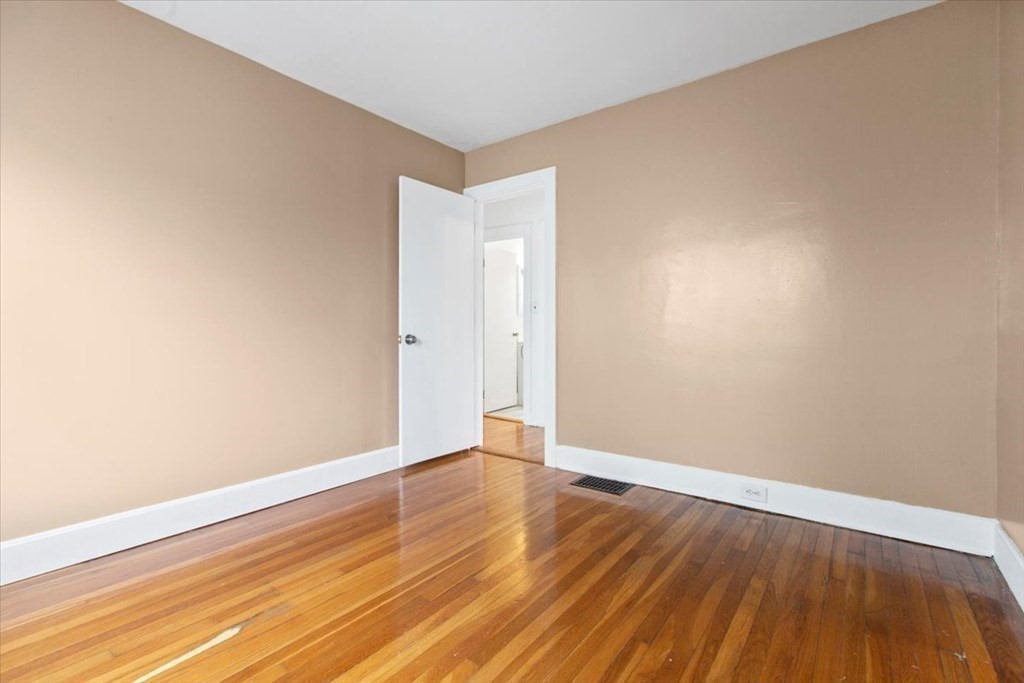 5 Whiton Ave # 1