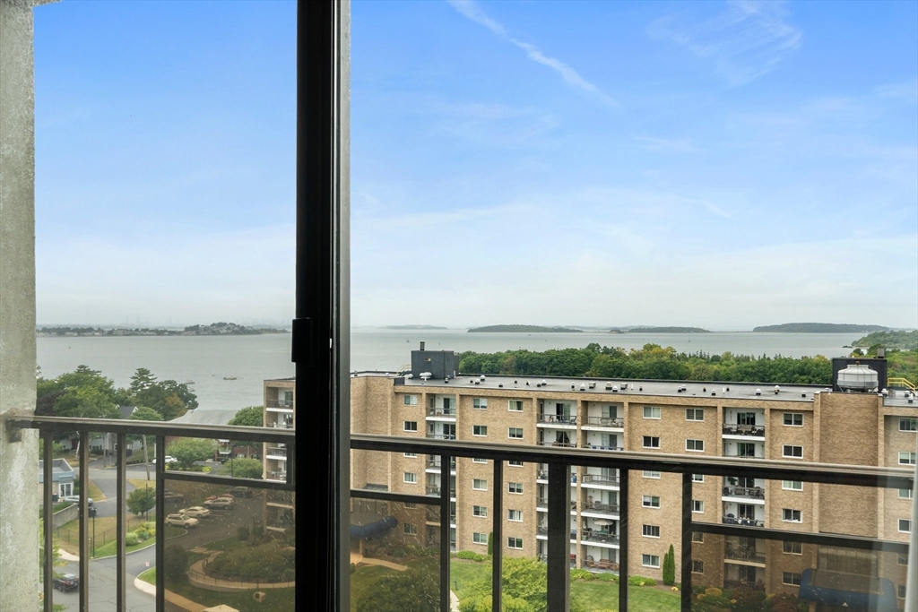 61 Broad Reach Unit: T101B