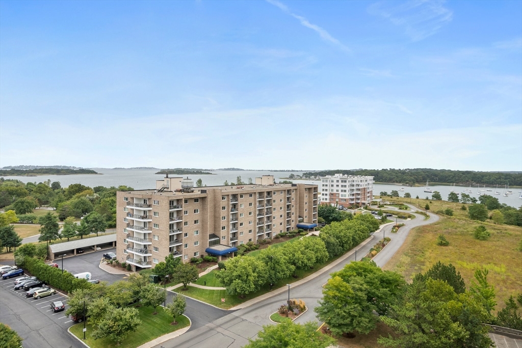 61 Broad Reach Unit: T101B