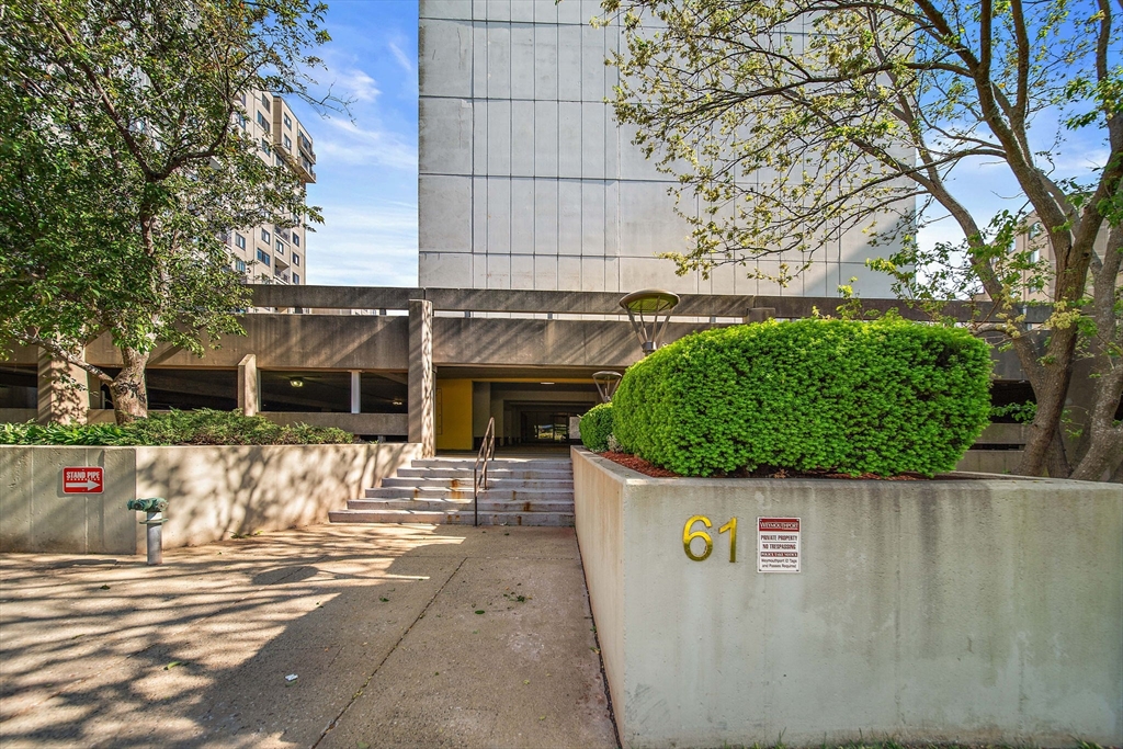 61 Broad Reach Unit: T101B