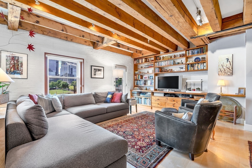 47 Commercial Wharf # 6