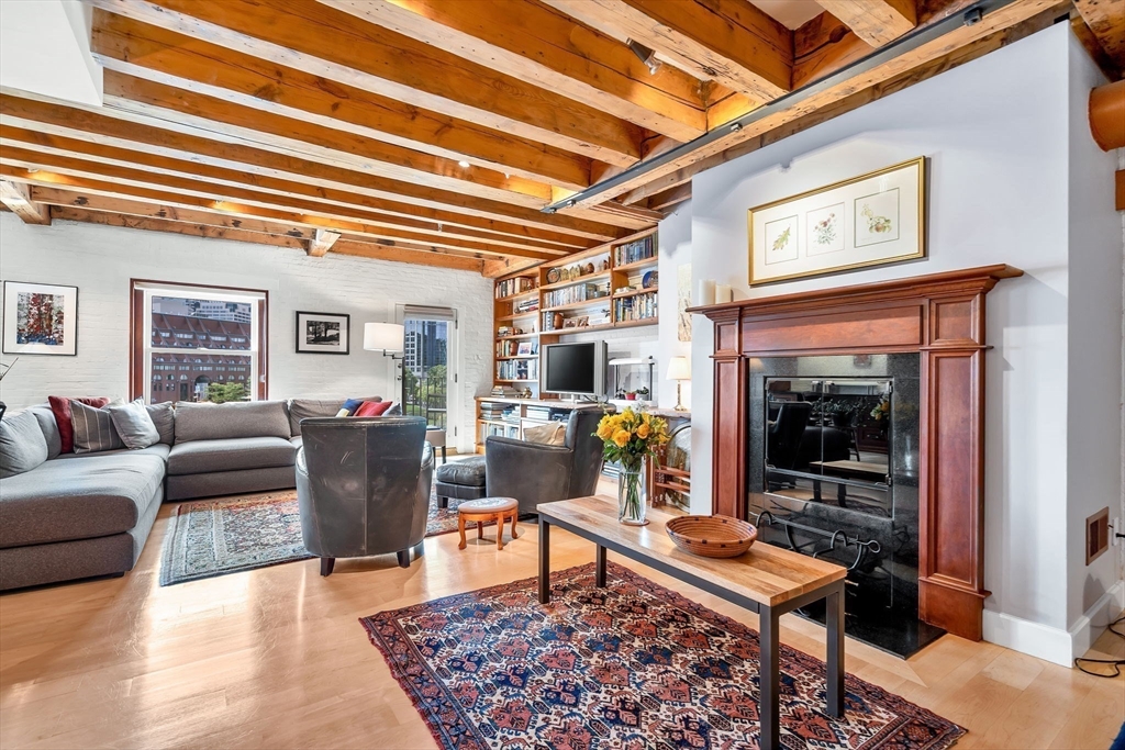 47 Commercial Wharf # 6