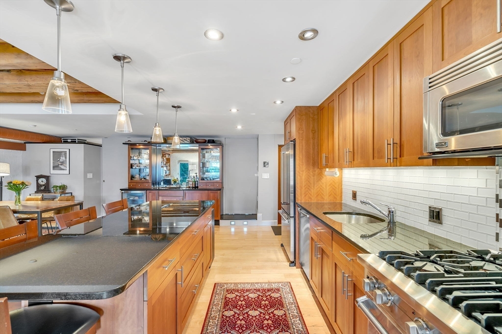 47 Commercial Wharf # 6