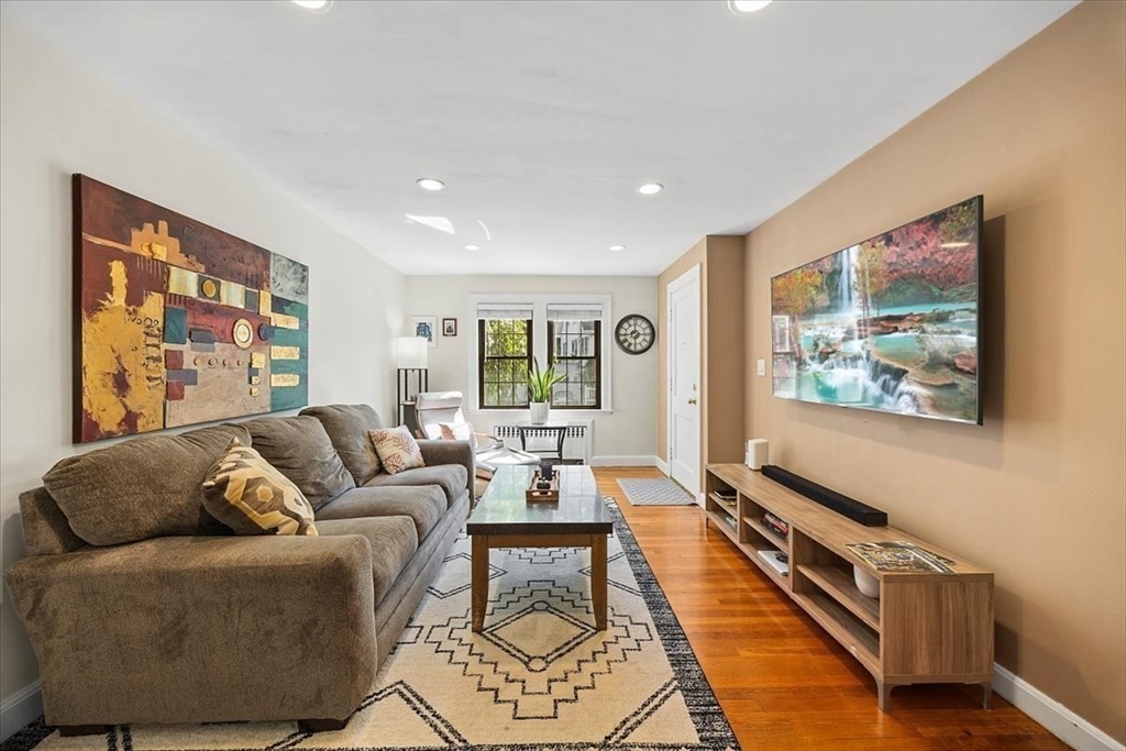 9 Common St # 2