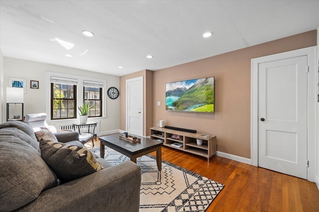 9 Common St # 2