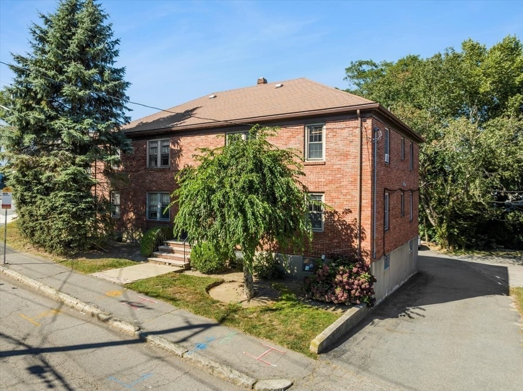 9 Common St # 2
