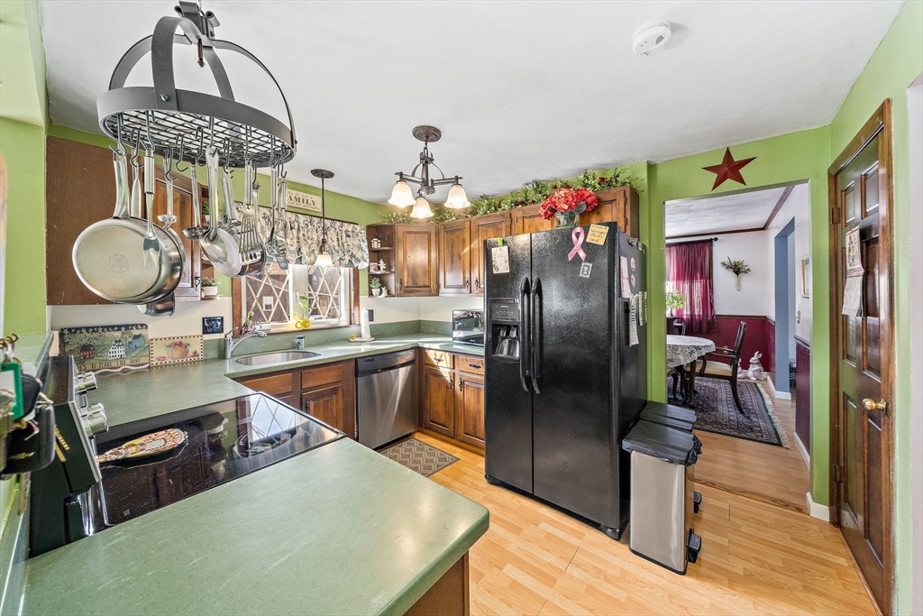 8 Cherry Ln