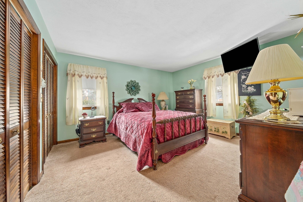 8 Cherry Ln