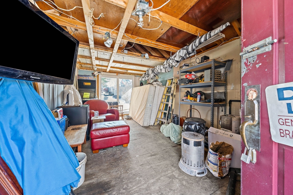 8 Cherry Ln