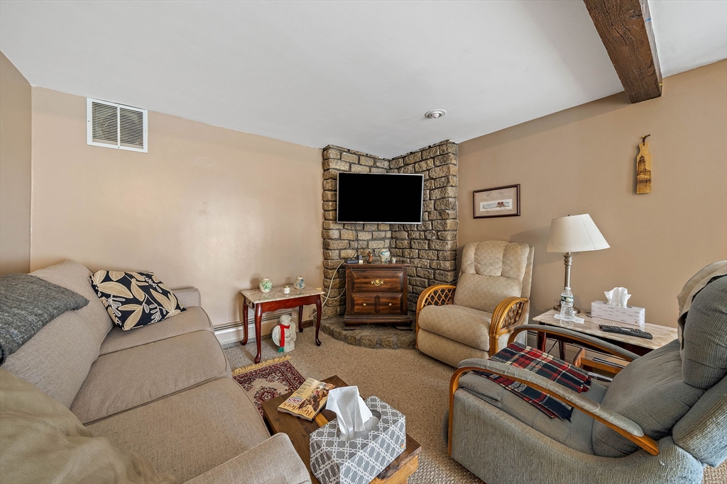 8 Cherry Ln