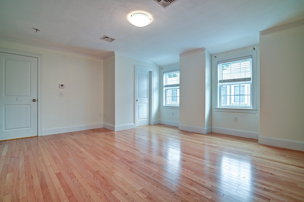 113 Elm St # B