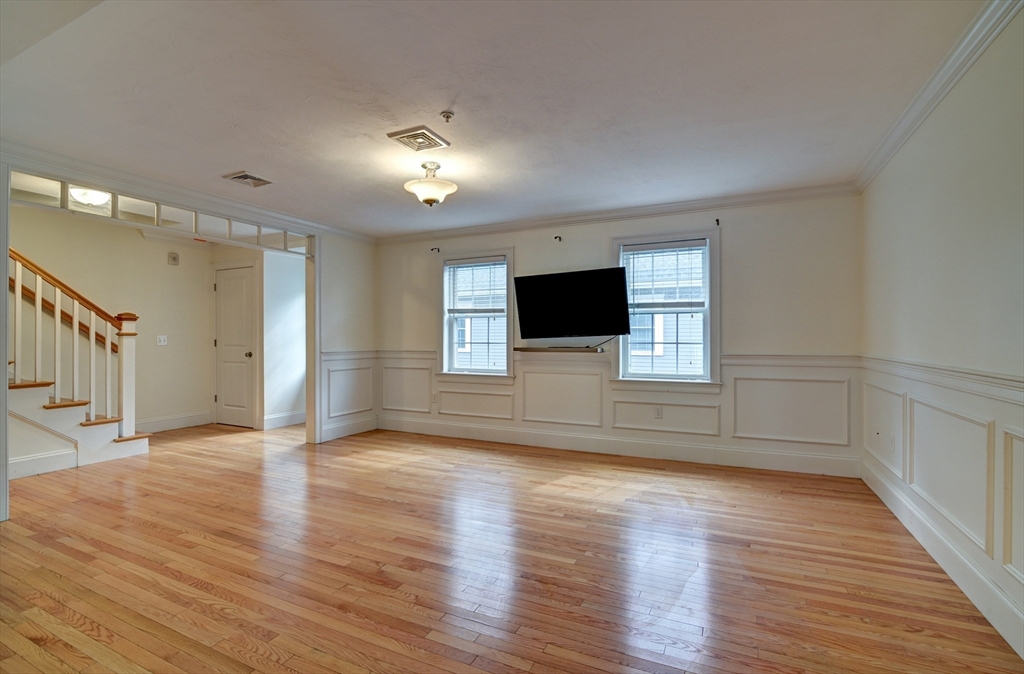 113 Elm St # B