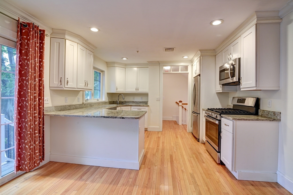 113 Elm St # B