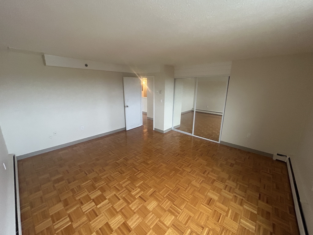 1025 Hancock St # 14M