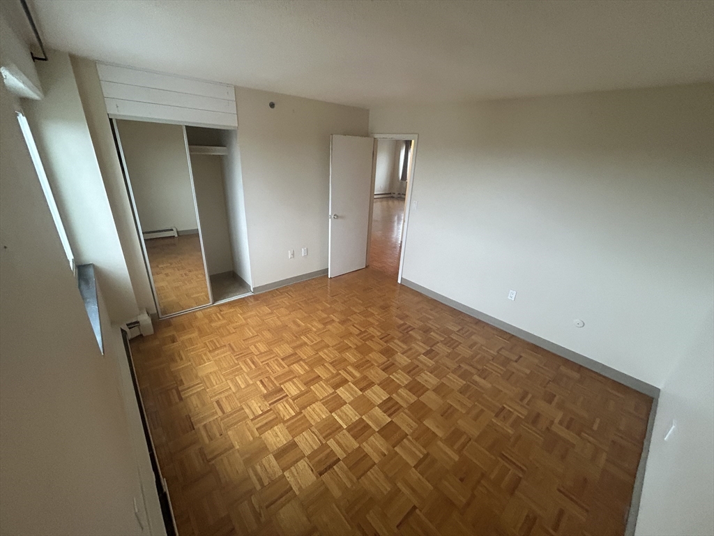 1025 Hancock St # 14M