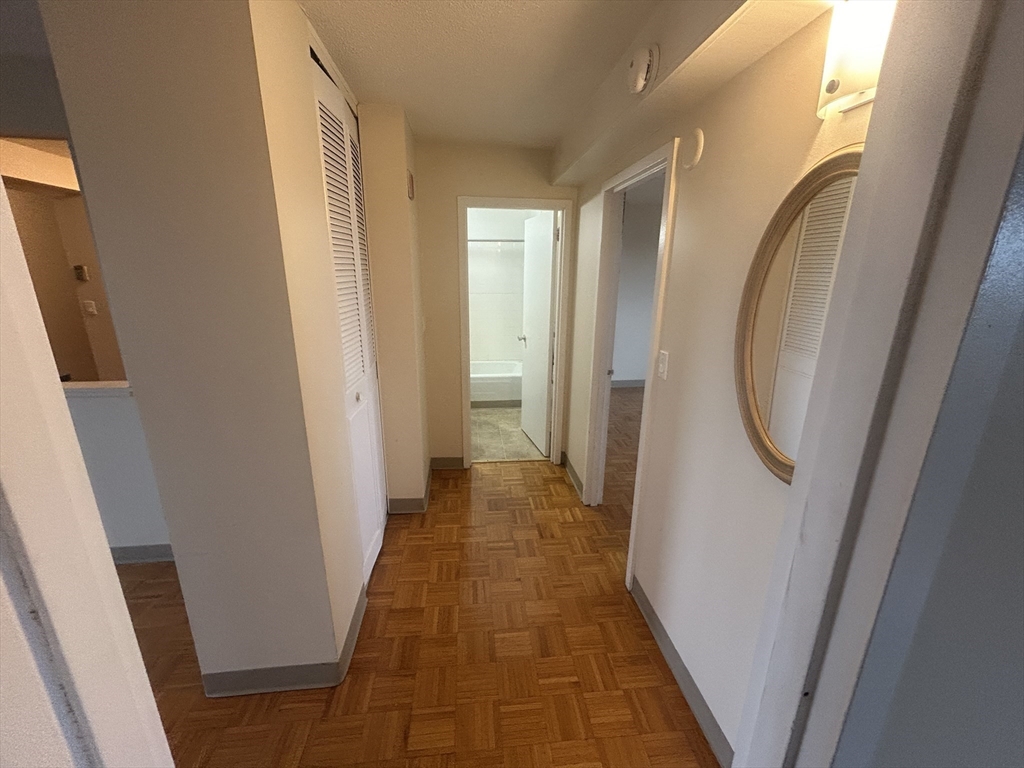 1025 Hancock St # 14M
