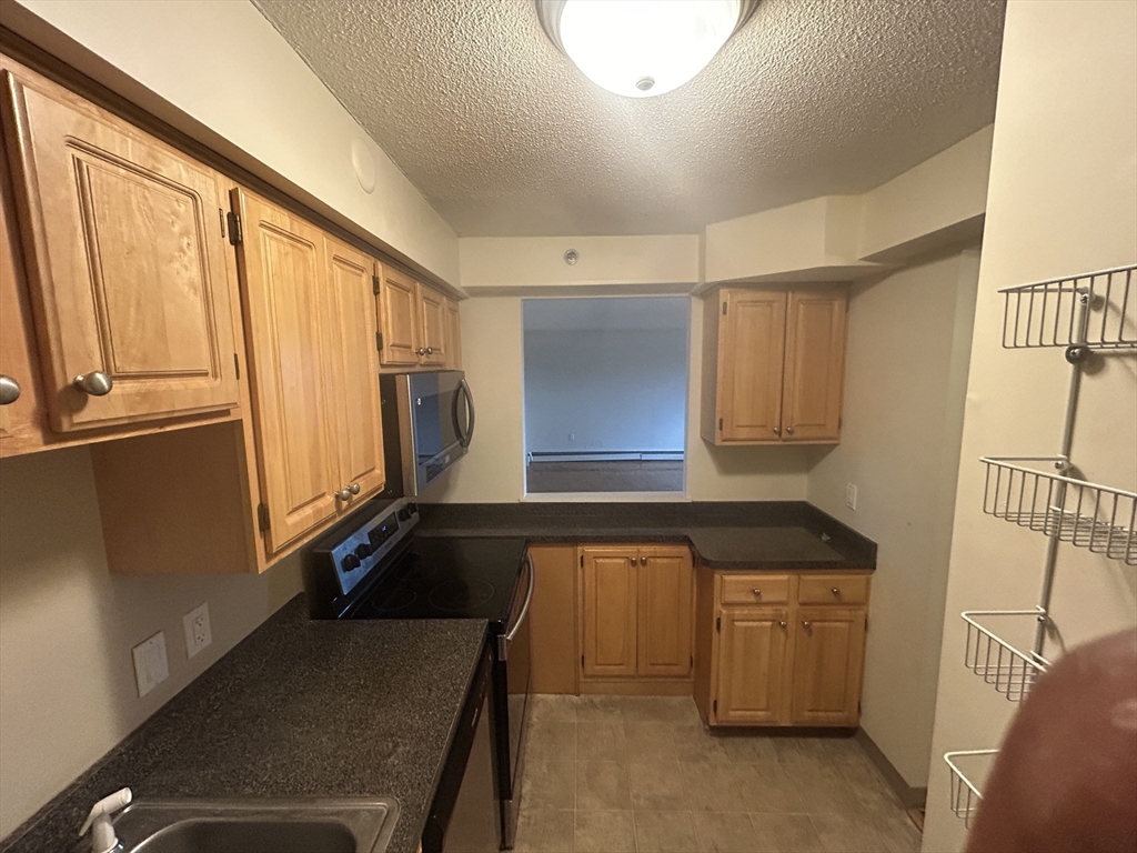 1025 Hancock St # 14M