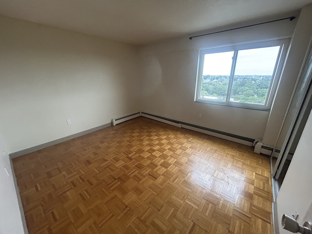 1025 Hancock St # 14M