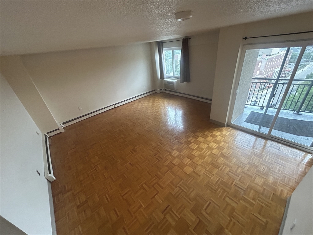 1025 Hancock St # 14M