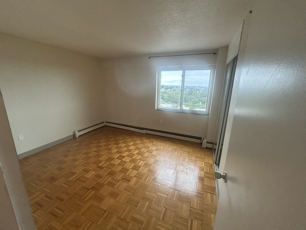 1025 Hancock St # 14M