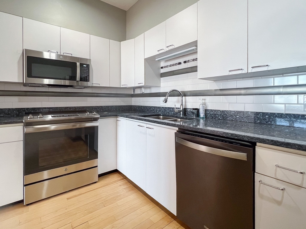 1001 Marina Dr # 807