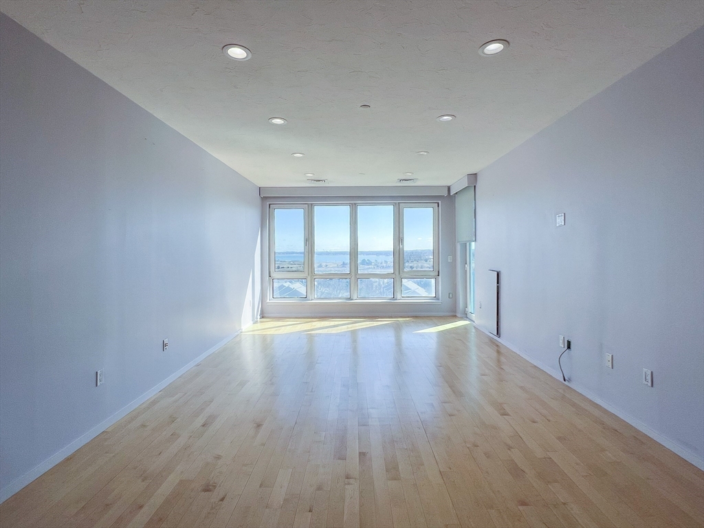 1001 Marina Dr # 807