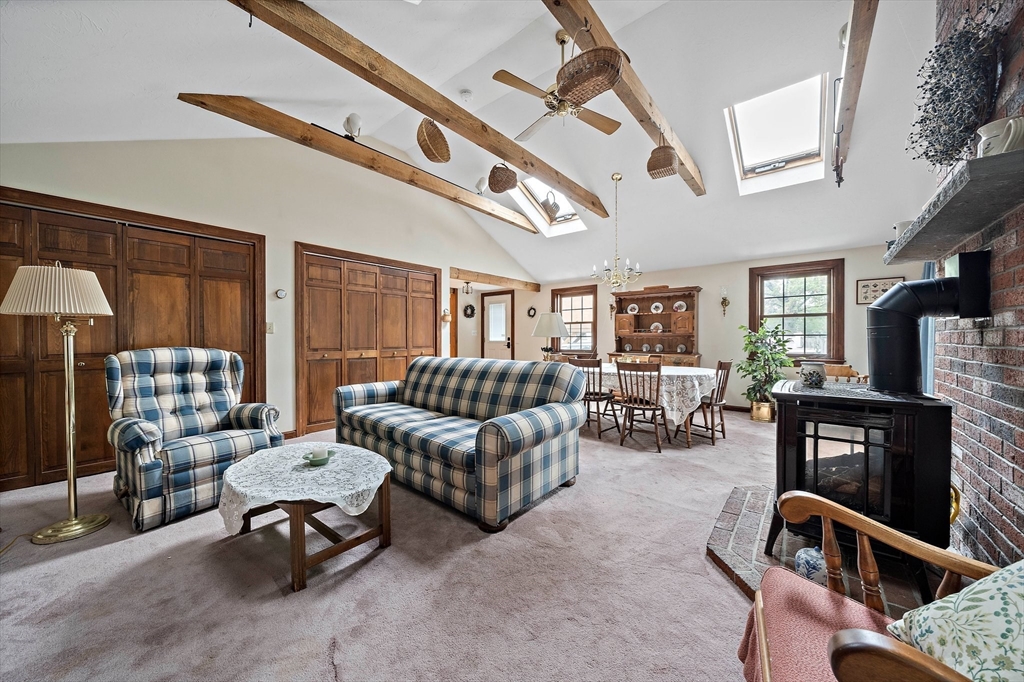 108 Sunrise Dr