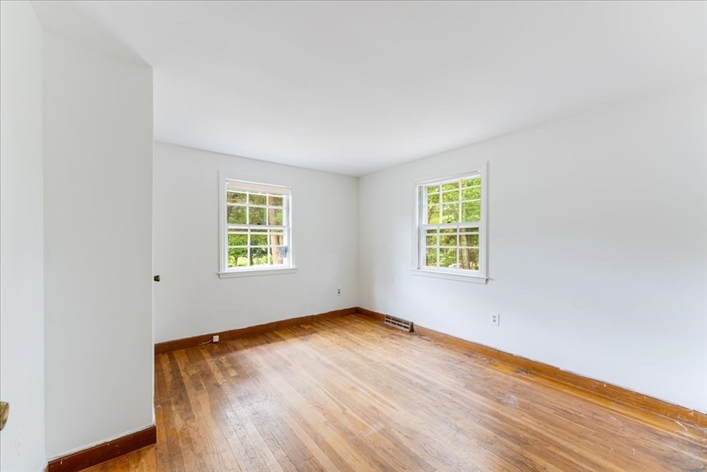 44 Dwelley Ave