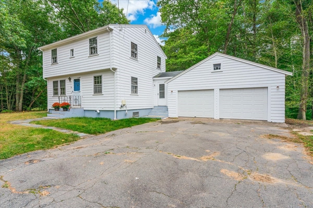44 Dwelley Ave