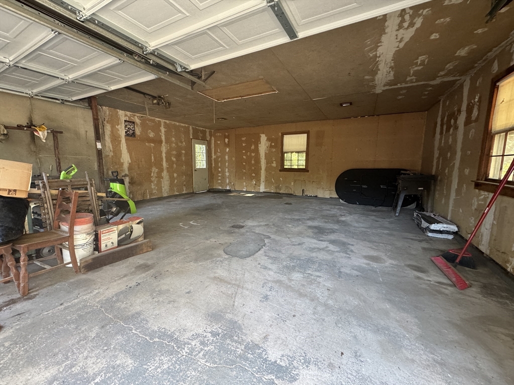 44 Dwelley Ave
