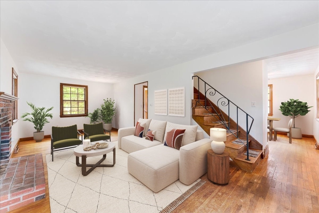 44 Dwelley Ave