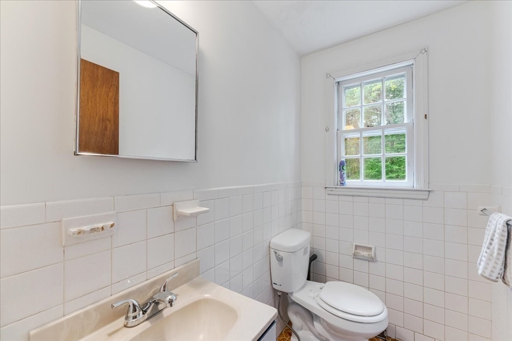 44 Dwelley Ave