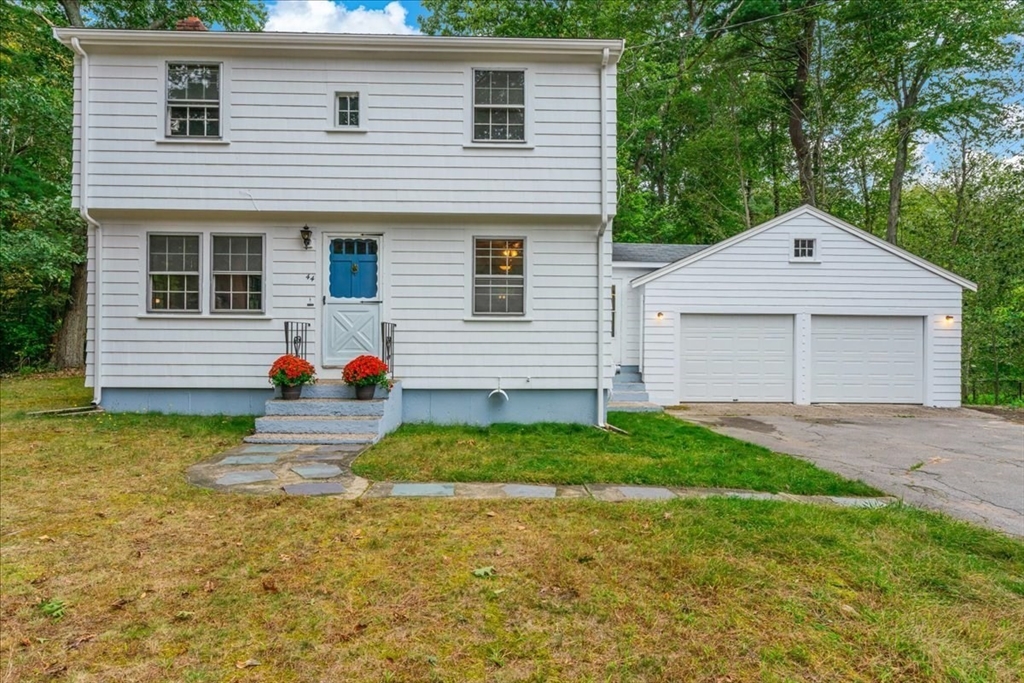 44 Dwelley Ave