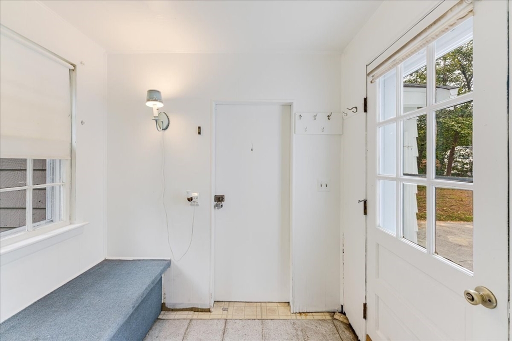 44 Dwelley Ave