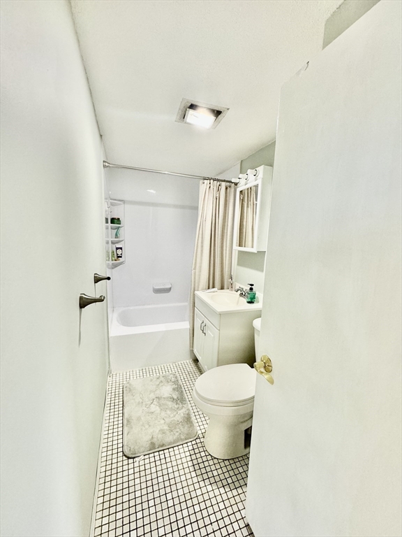 422 Hancock St # 6