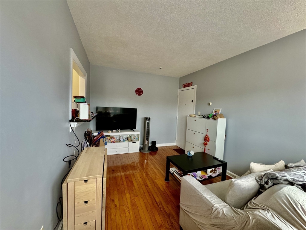 422 Hancock St # 6