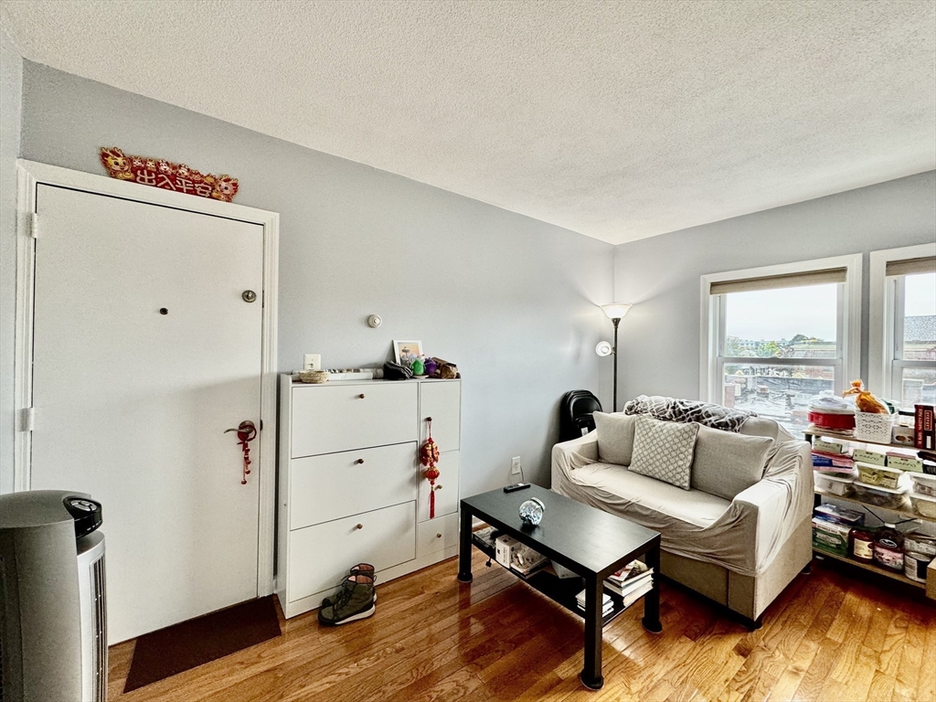 422 Hancock St # 6