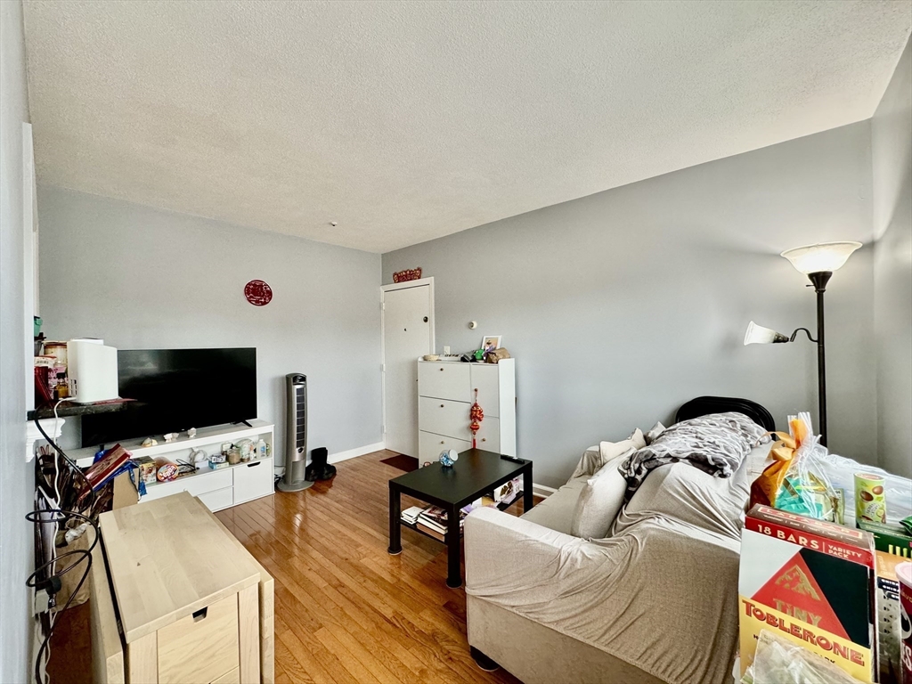 422 Hancock St # 6