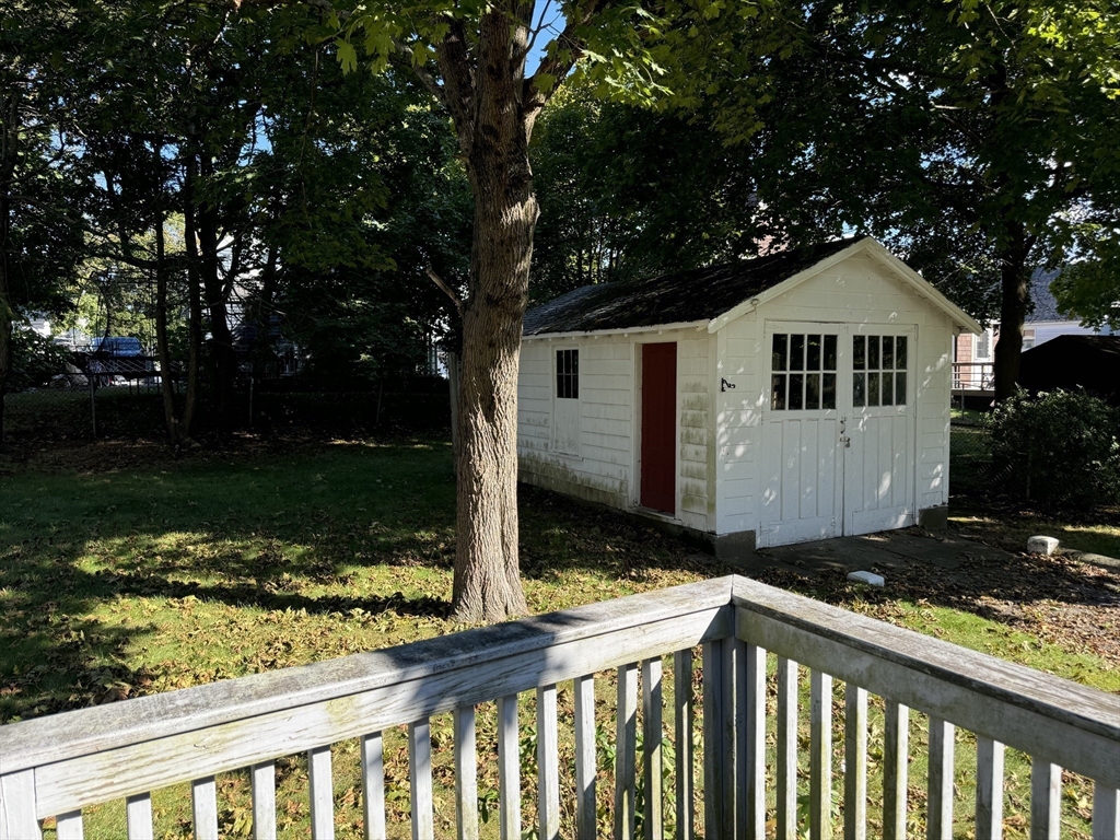 29 Laurel St