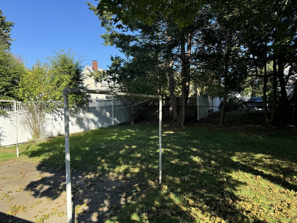 29 Laurel St