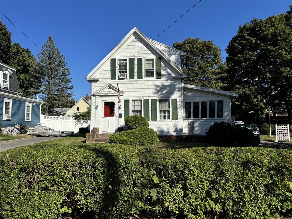 29 Laurel St