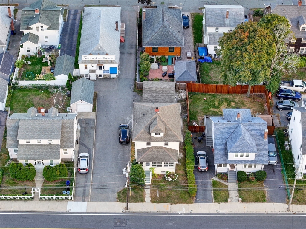 88 Robertson St