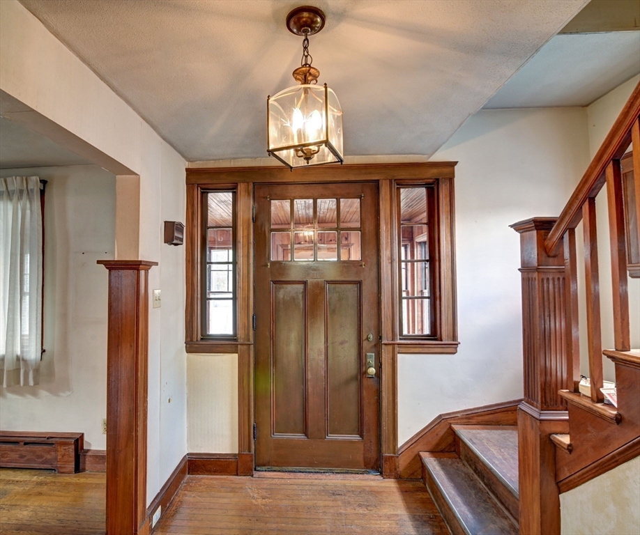 88 Robertson St