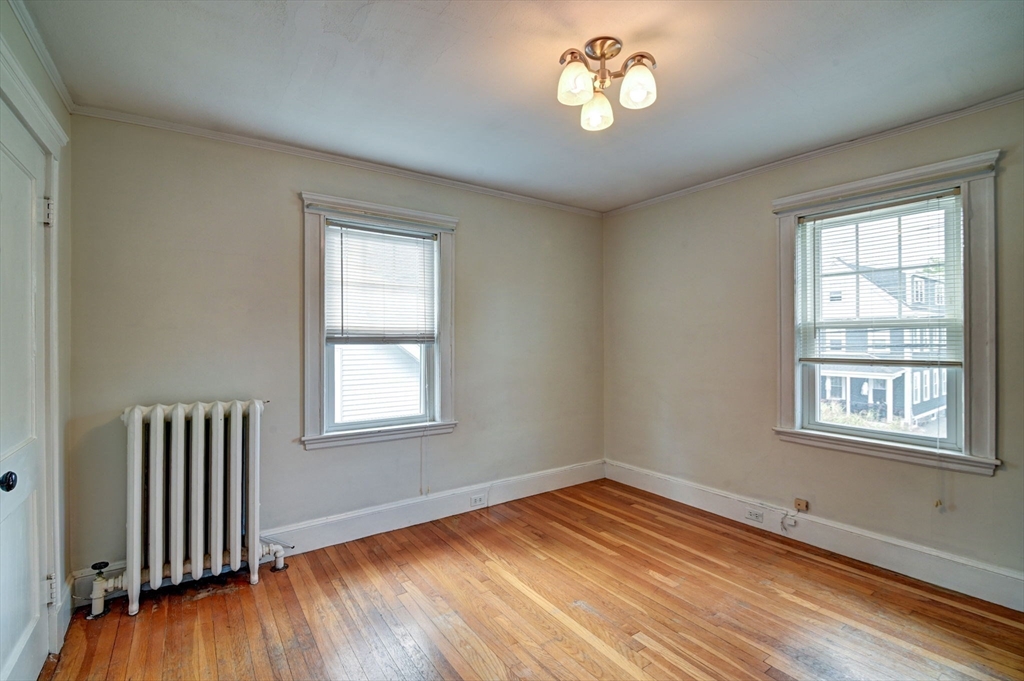 88 Robertson St