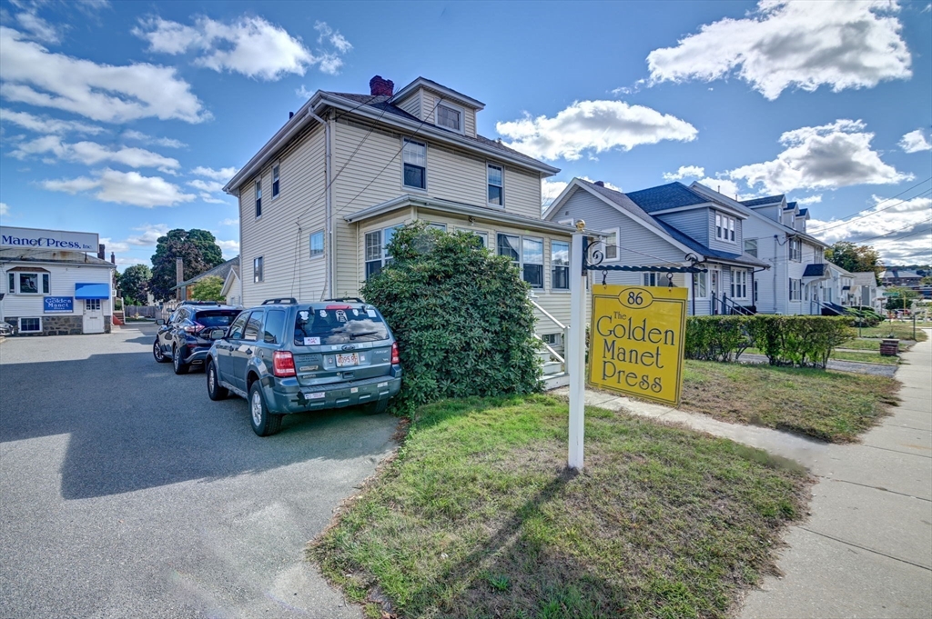88 Robertson St
