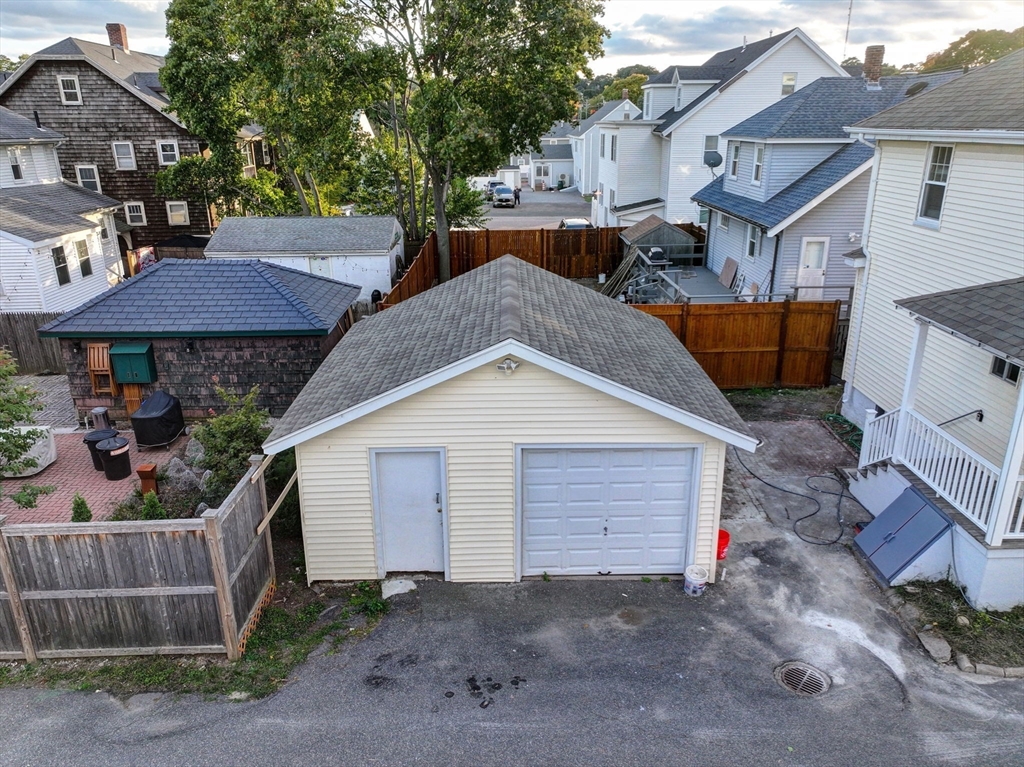 88 Robertson St