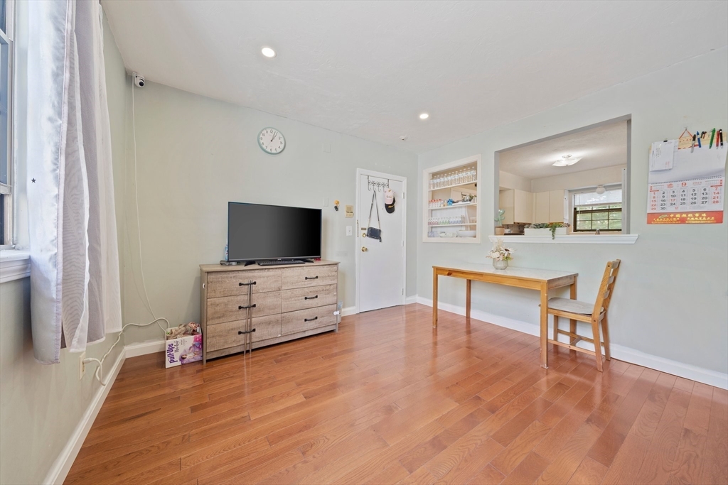 8 Jackson St # B3