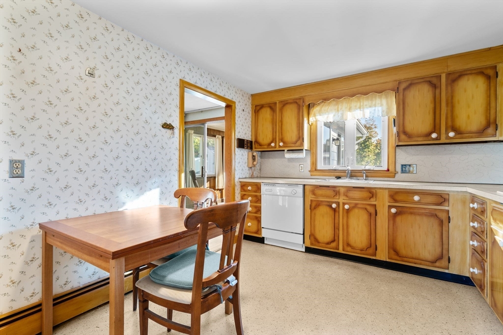 4 Dunham Rd