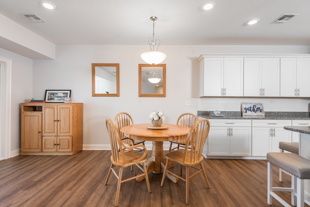2 Longwood Lane # 209
