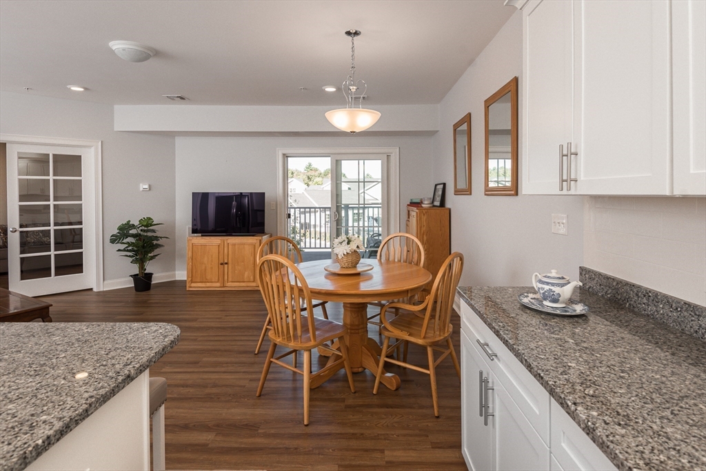 2 Longwood Lane # 209